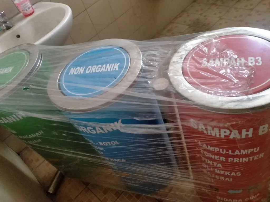 tong sampah Pilah