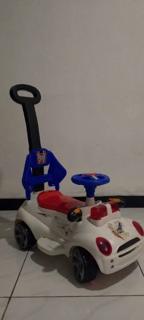 Mobil mainan Anak