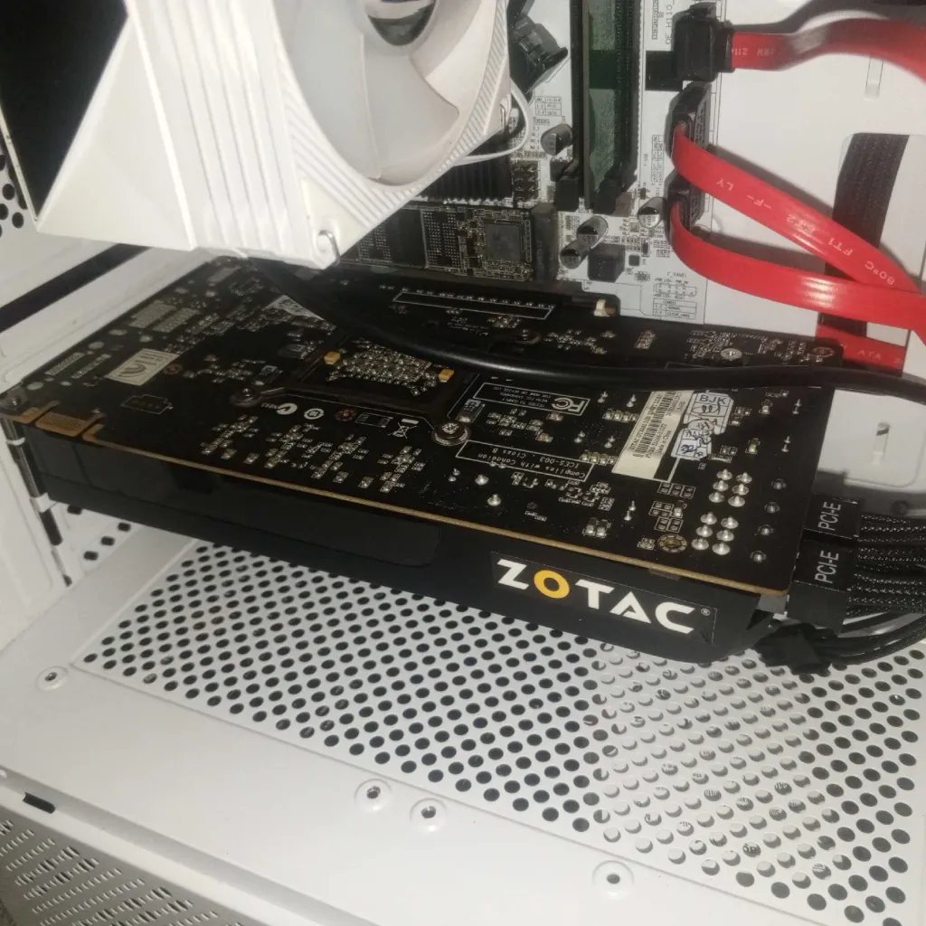 Zotac GTX460 1GB GDDR5 256bit