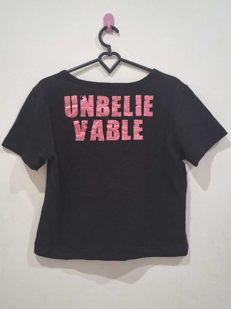 Kaos Lengan Pendek Space Opera 2