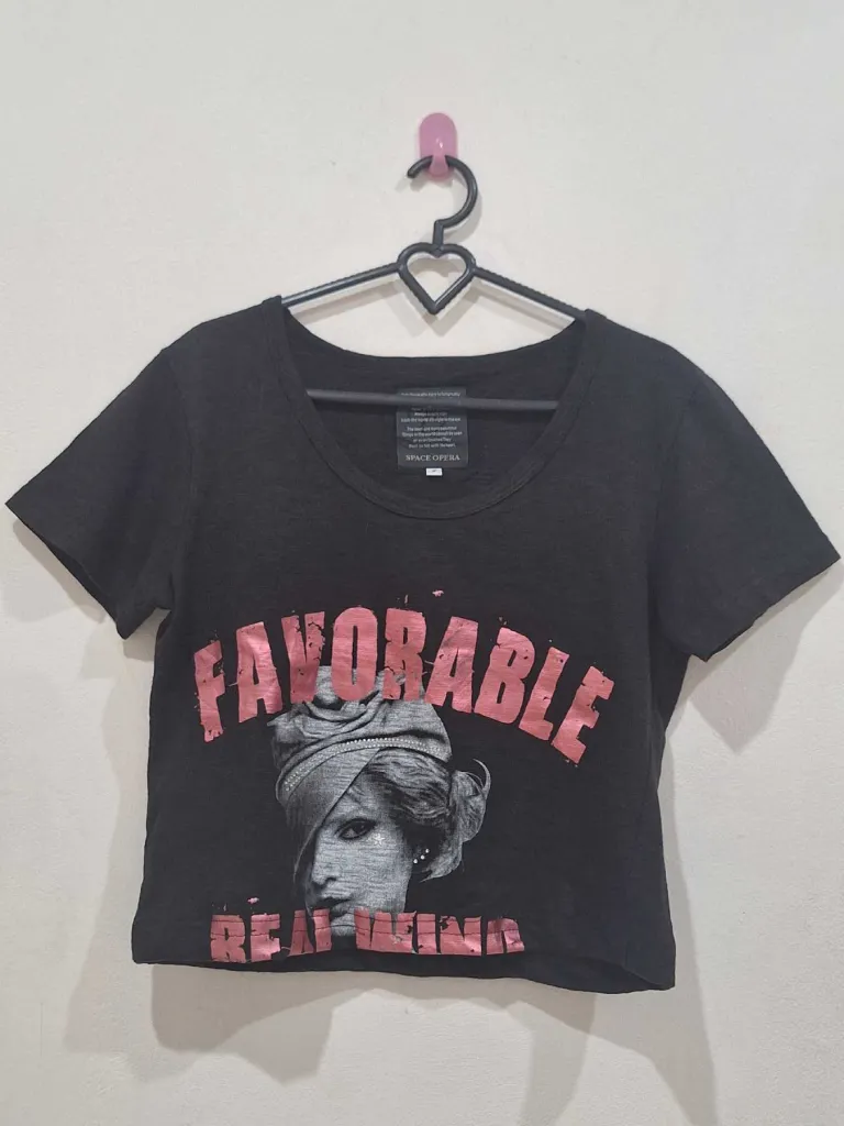 Kaos Lengan Pendek Space Opera 1