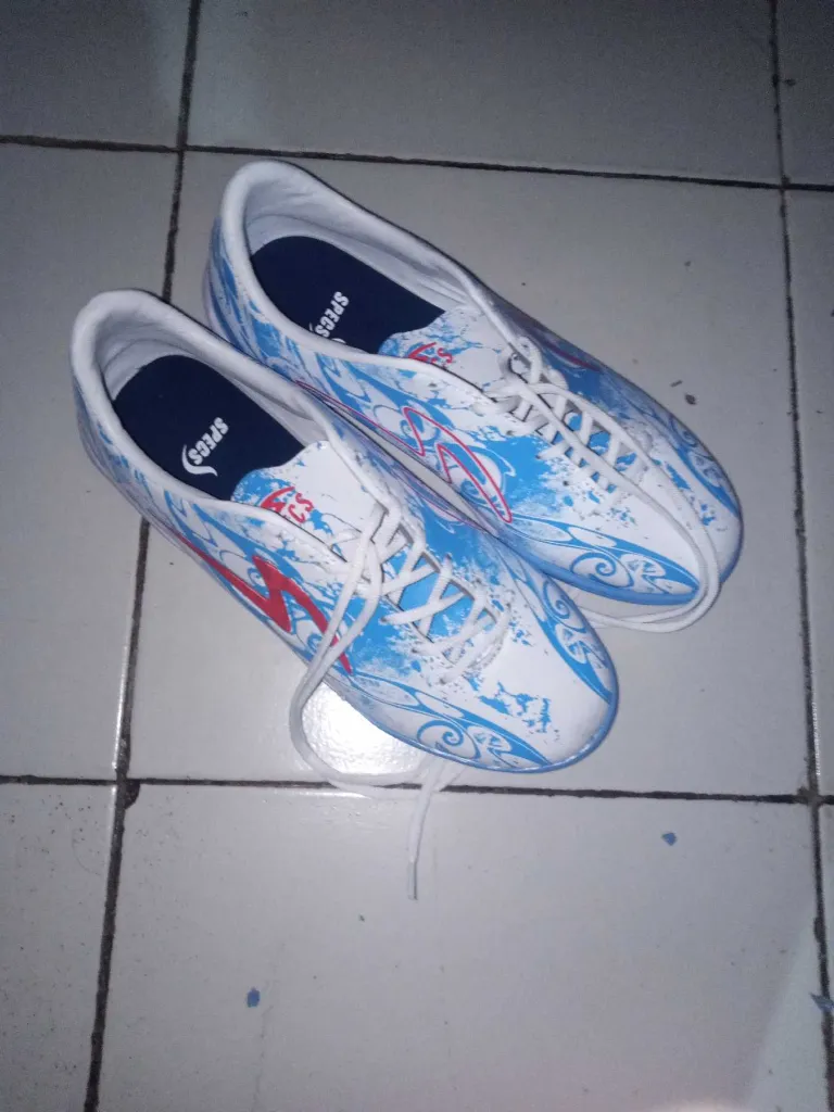 sepatu specs