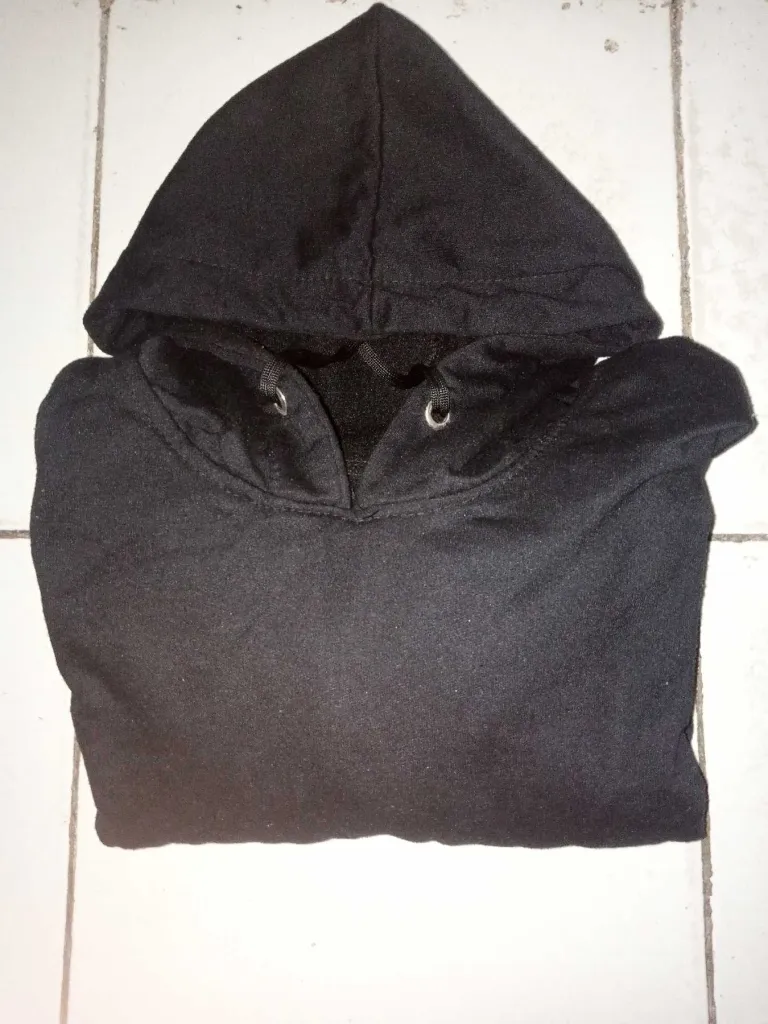 hoodie hitam