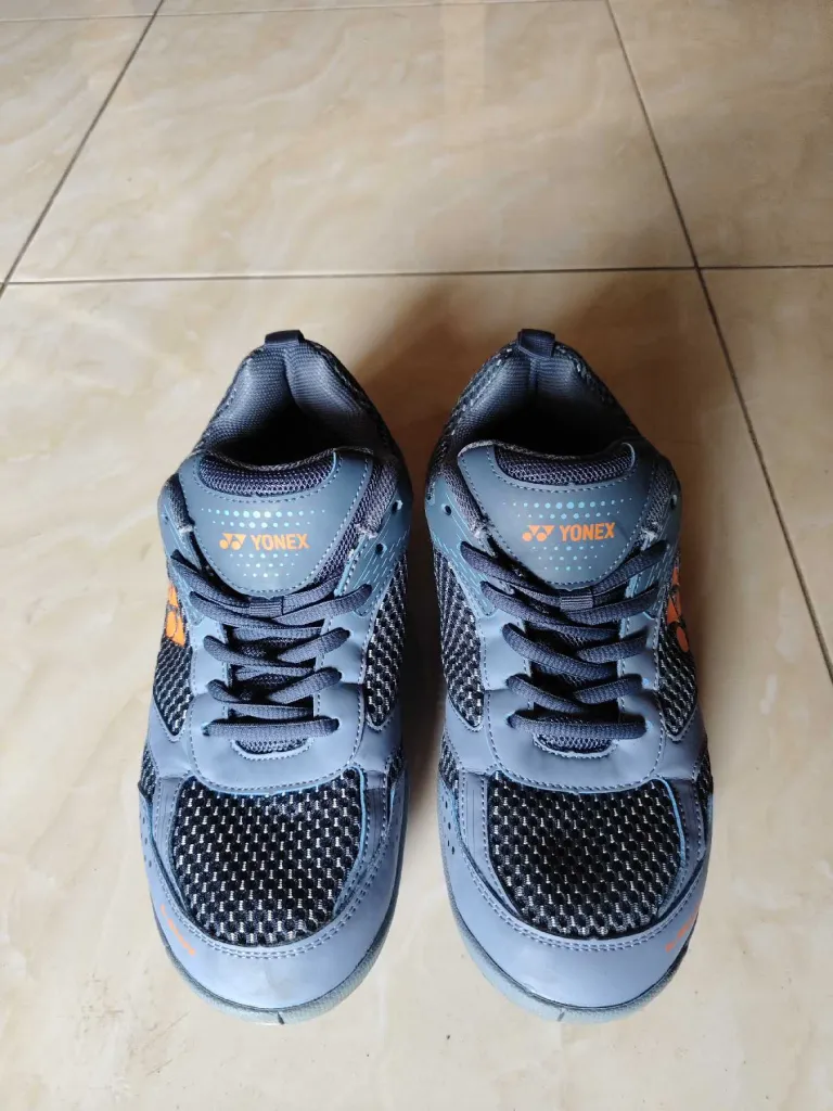 Sepatu Badminton Yonex