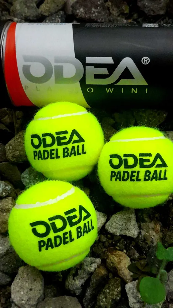 bola padel hijau neon