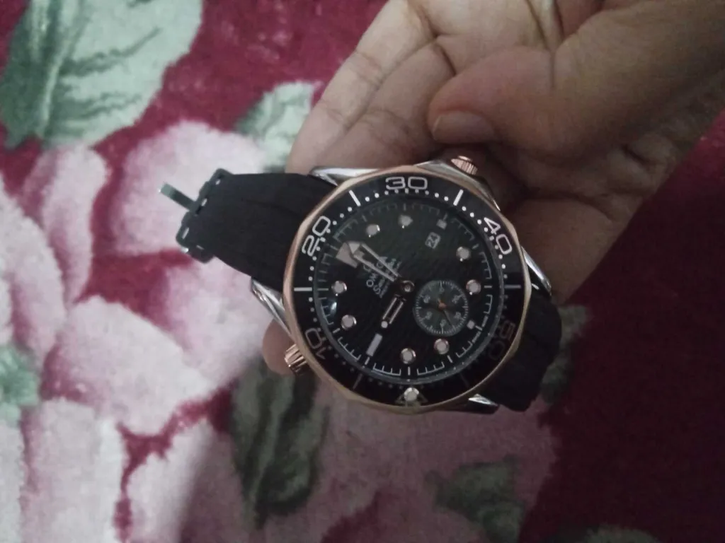 Jam tangan Omega