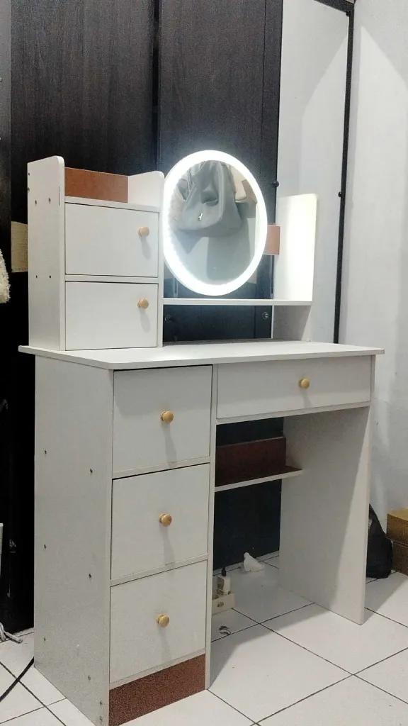 Meja Rias 1