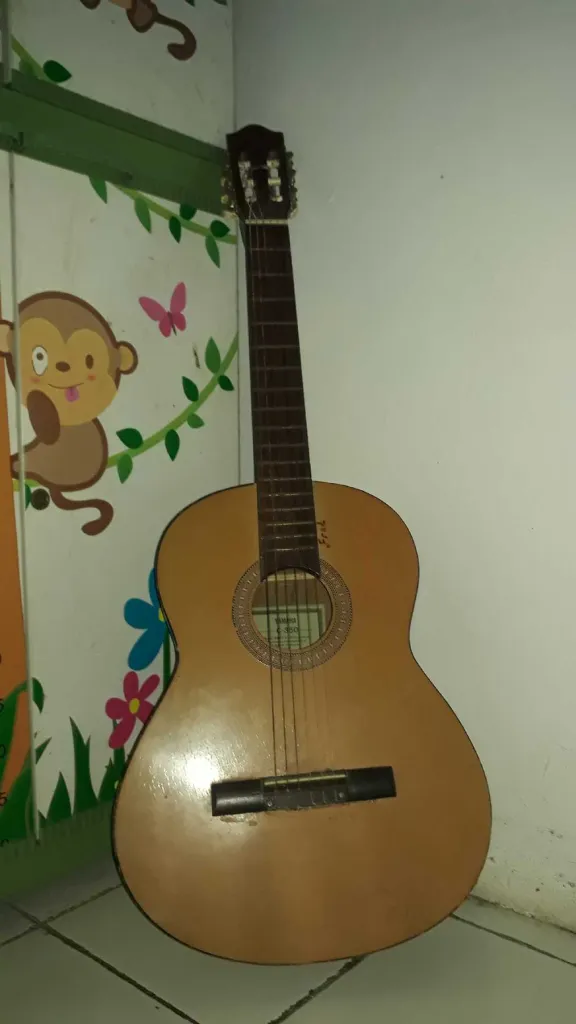 Gitar Yamaha c350 1