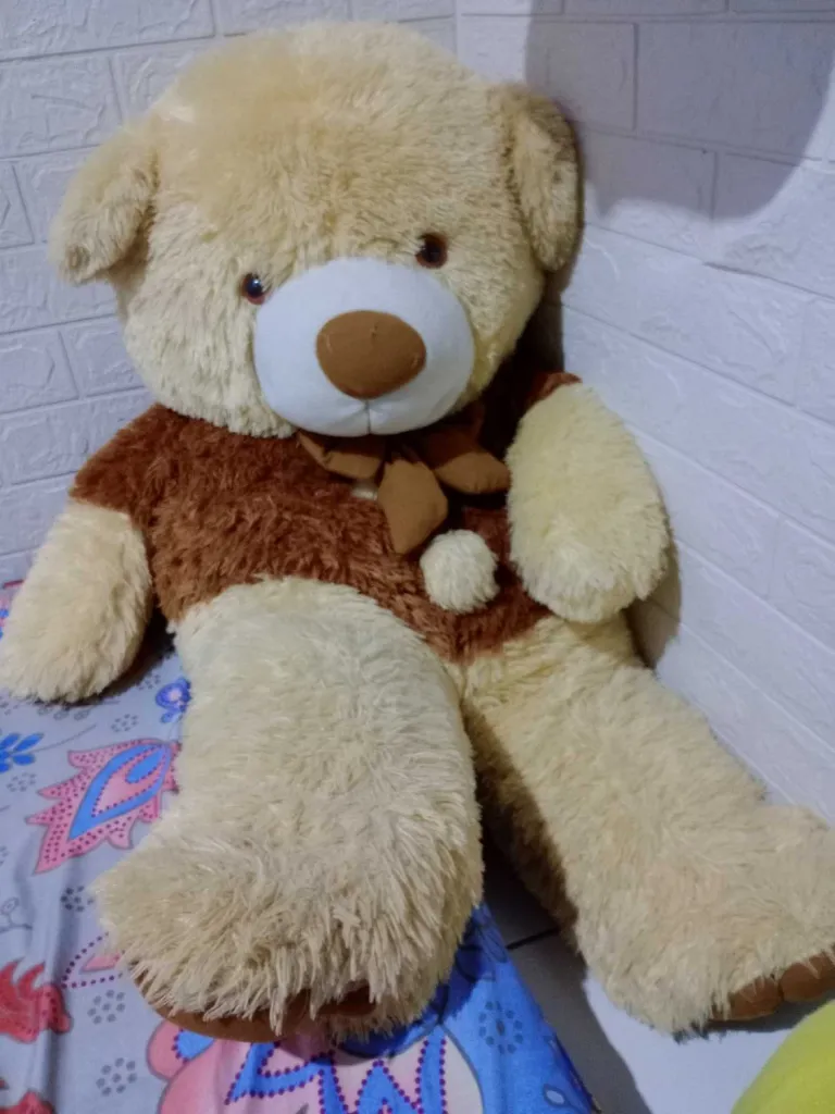 boneka beruang besar
