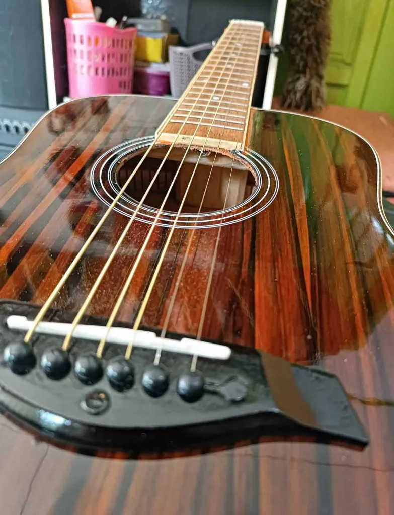 GITAR AKUSTIK