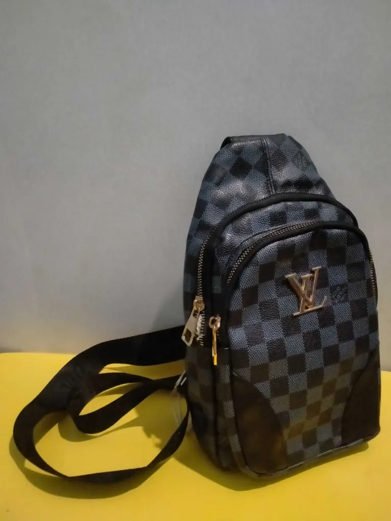 Tas LV