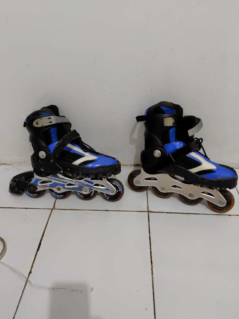 sepatu roda inline