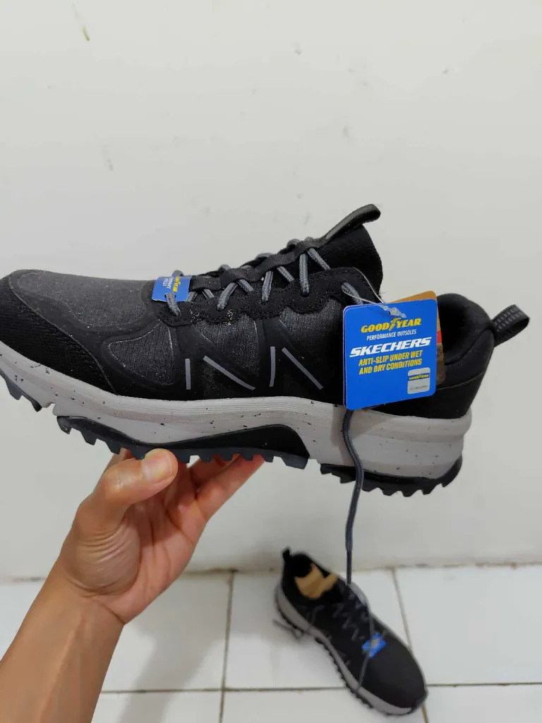 Skechers air cooled memory foam 3