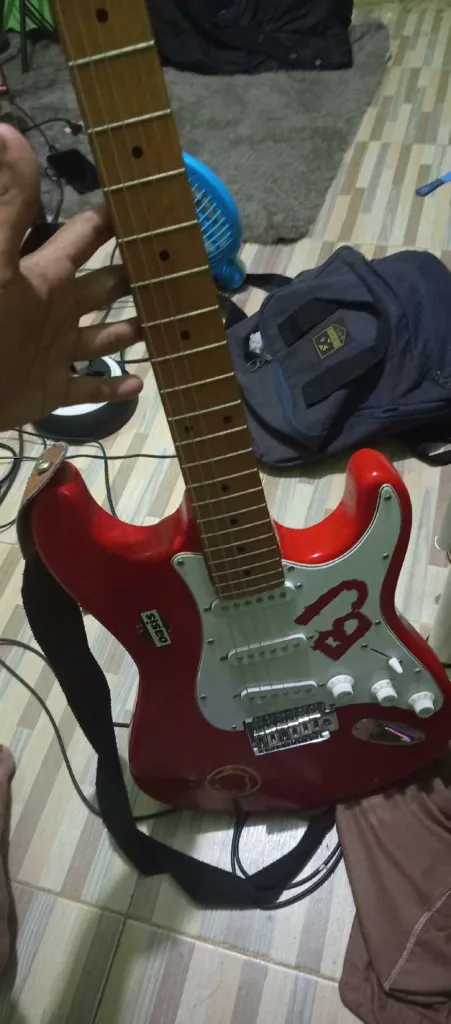 Gitar Listrik + Ampli & Efek Joyo American 1