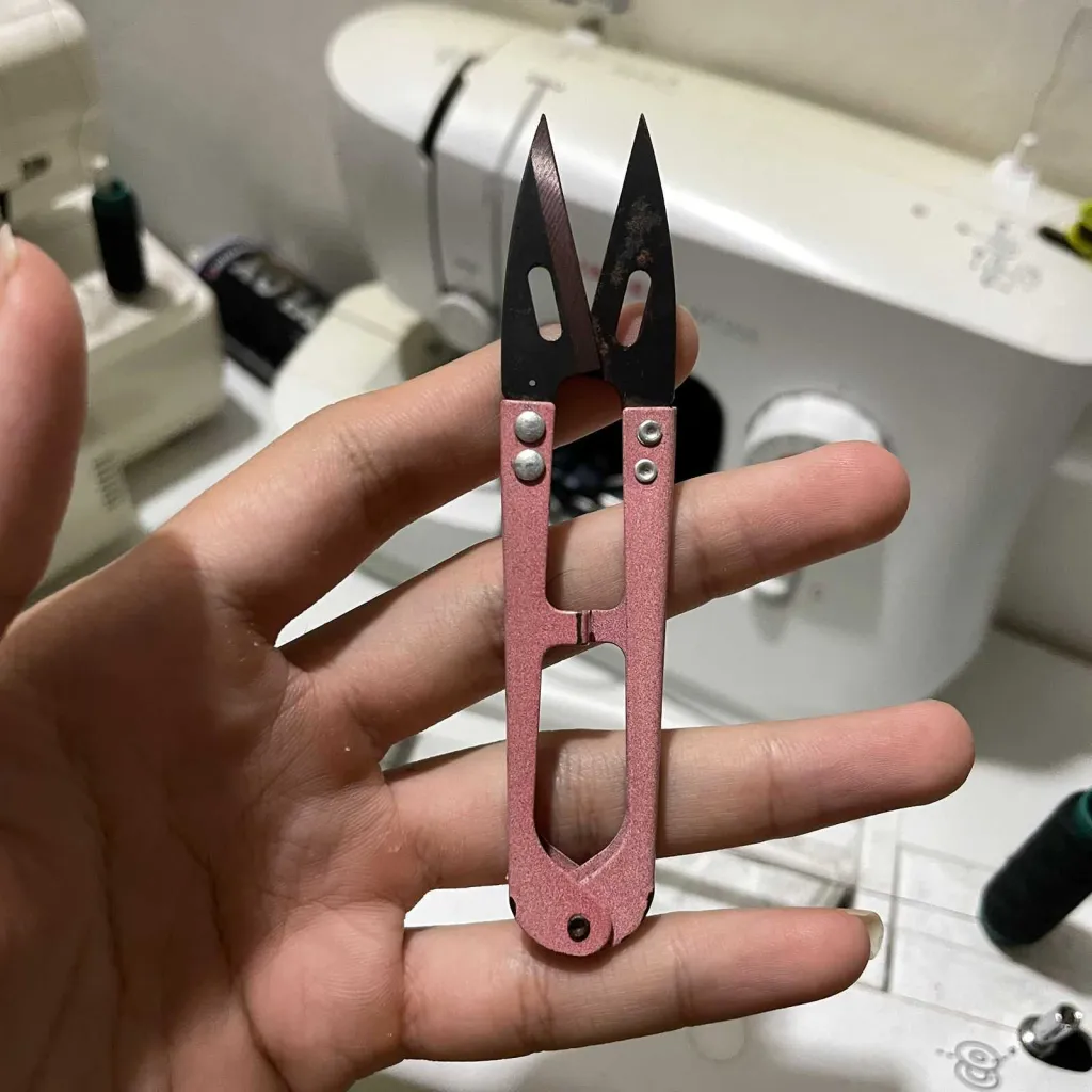 Gunting Kecil Benang