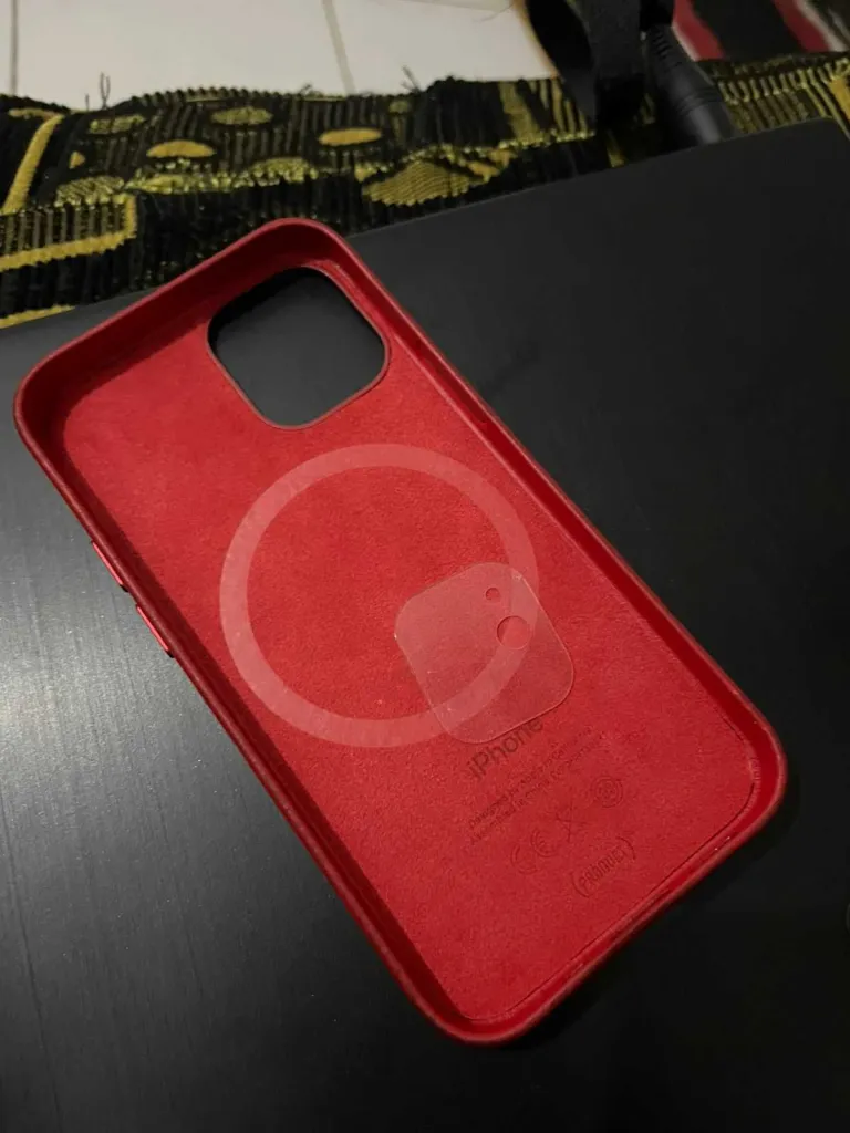 Cashing merah IPhone 12 mini