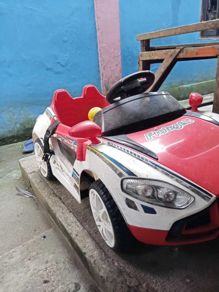 Mobil Mainan Battery Bisa Dikendarai 2