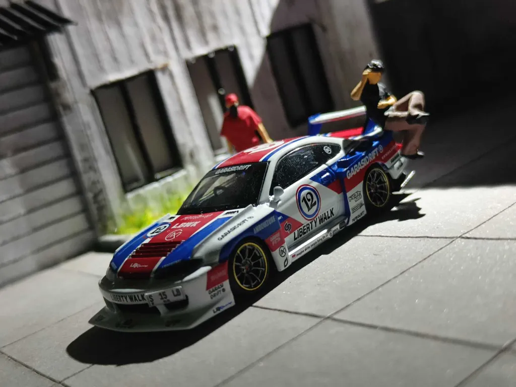 Mini gt Nissan S15 Lbwk Garasi drift 1